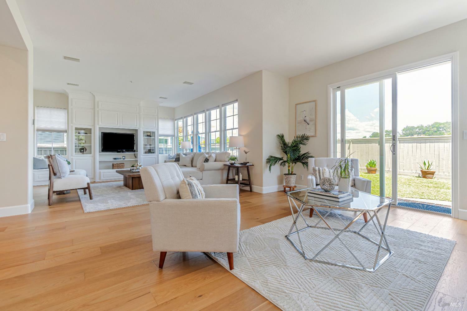Property Photo: 168 Waterside Circle CA 94903