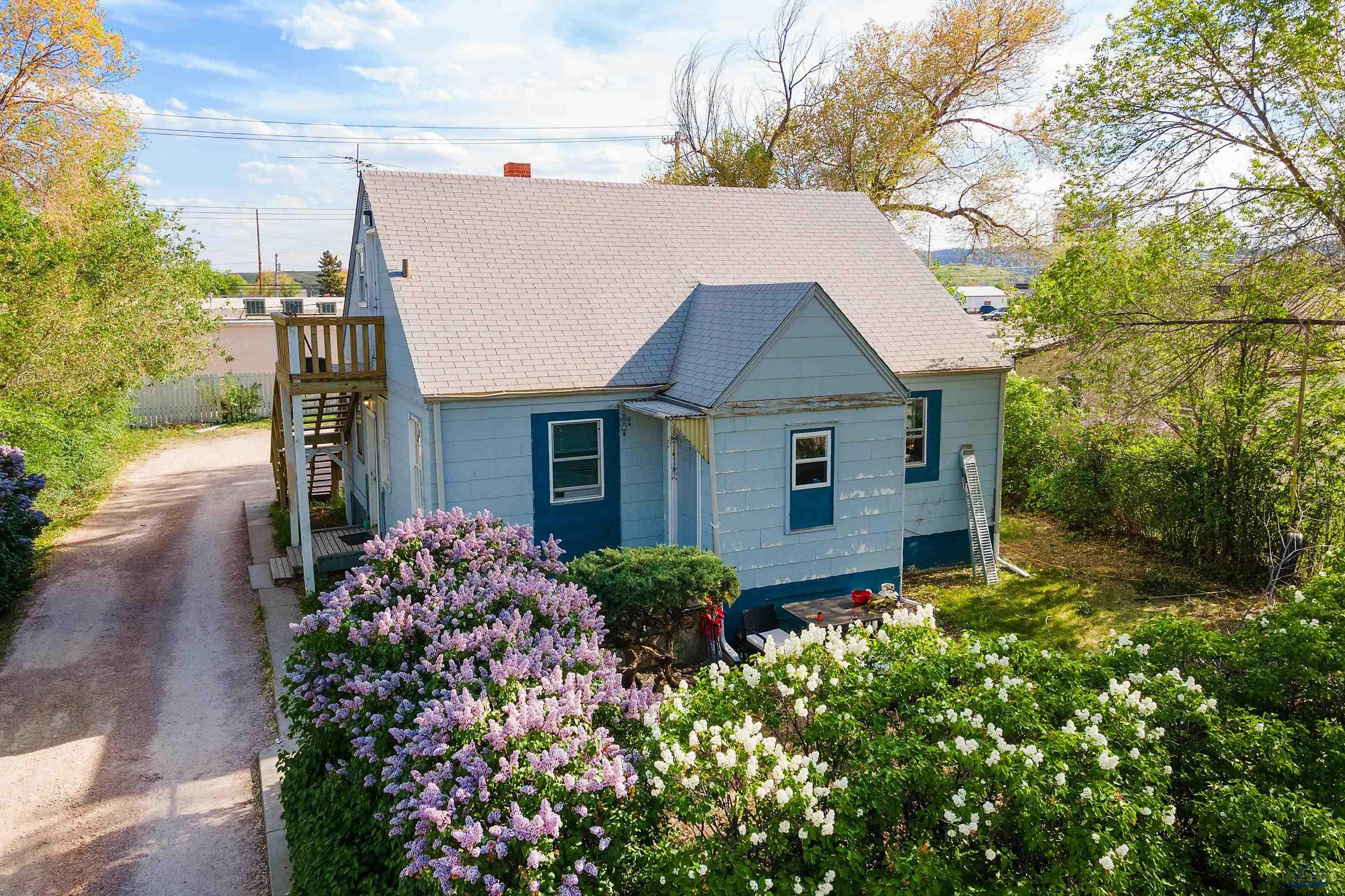 Property Photo: 405 E Watertown SD 57701