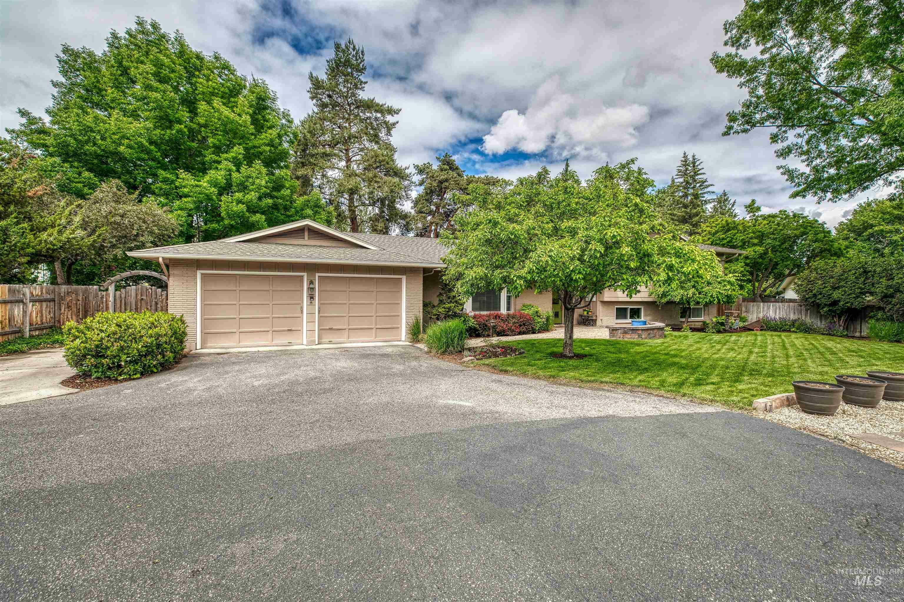 Property Photo: 6174 W Winstead Place ID 83704