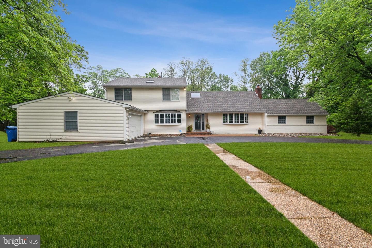 Property Photo: 1602 Ravenswood Way NJ 08003