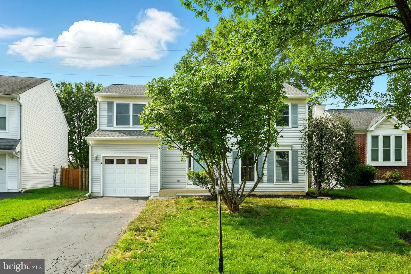 Property Photo: 6768 Morning Ride Circle VA 22315