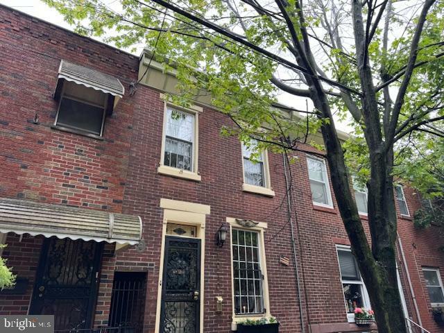 Property Photo: 1010 Fernon Street PA 19148