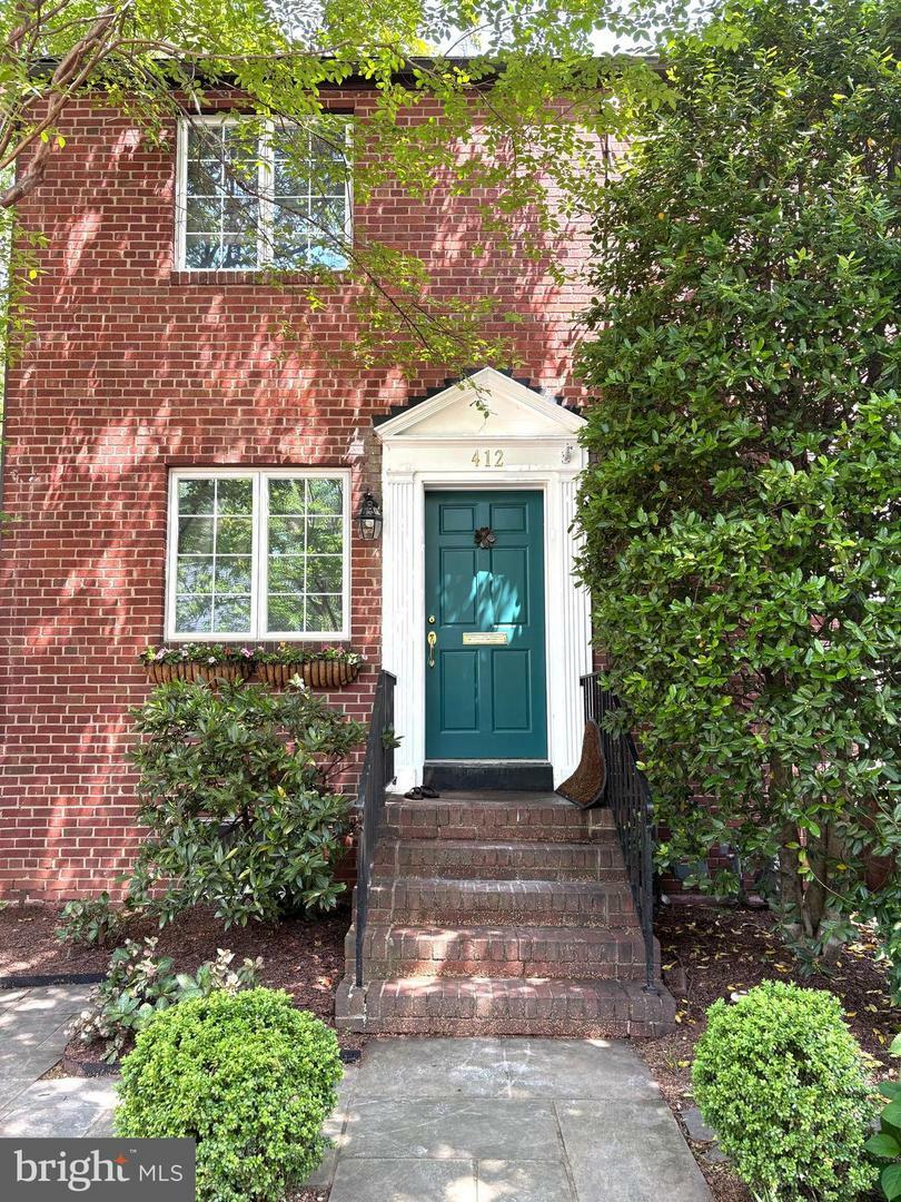 412 E Mason Avenue  Alexandria VA 22301 photo