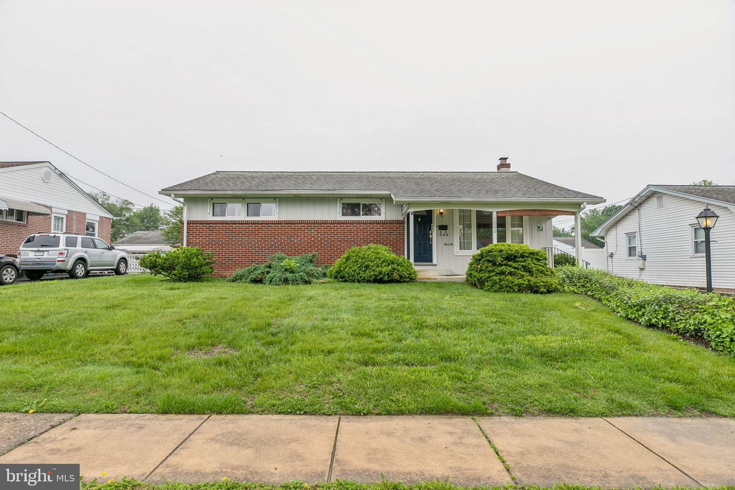 Property Photo: 1006 Platt Avenue PA 19033
