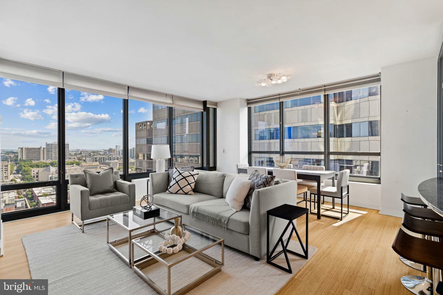 Property Photo: 2101 Market Street 1807 PA 19103