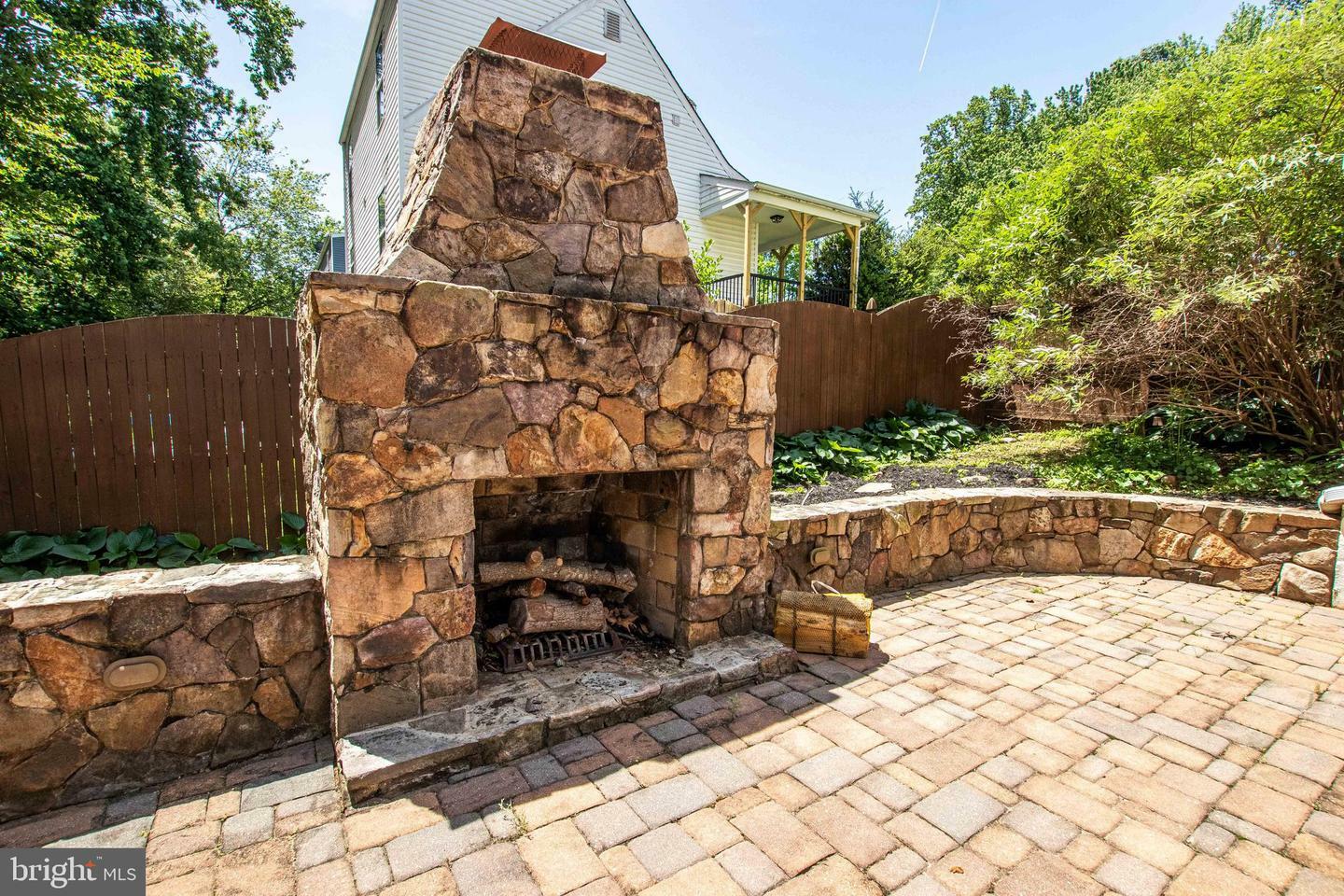 Property Photo: 14365 Salsbury Court VA 22193