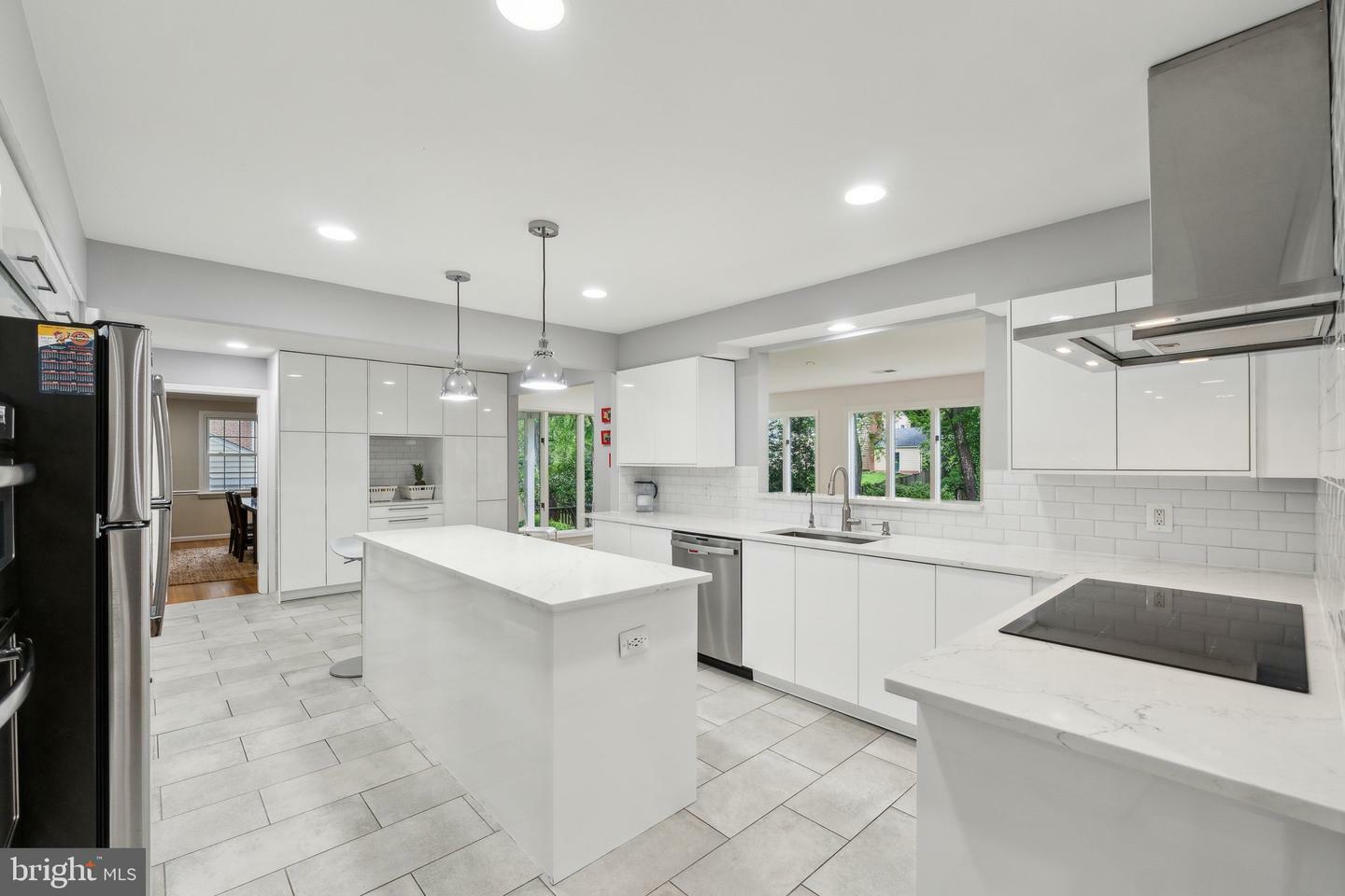 Property Photo: 10533 Macarthur Boulevard MD 20854