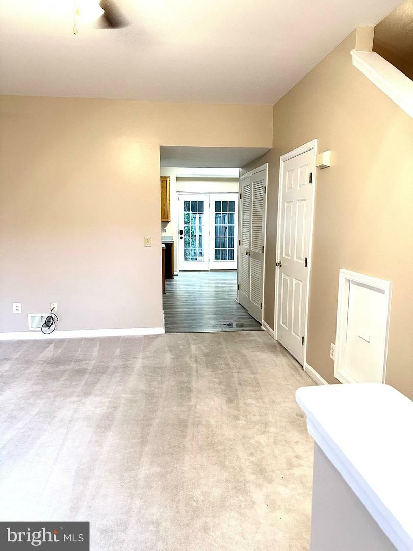 Property Photo: 21057 Pickerelweed Terrace VA 20147