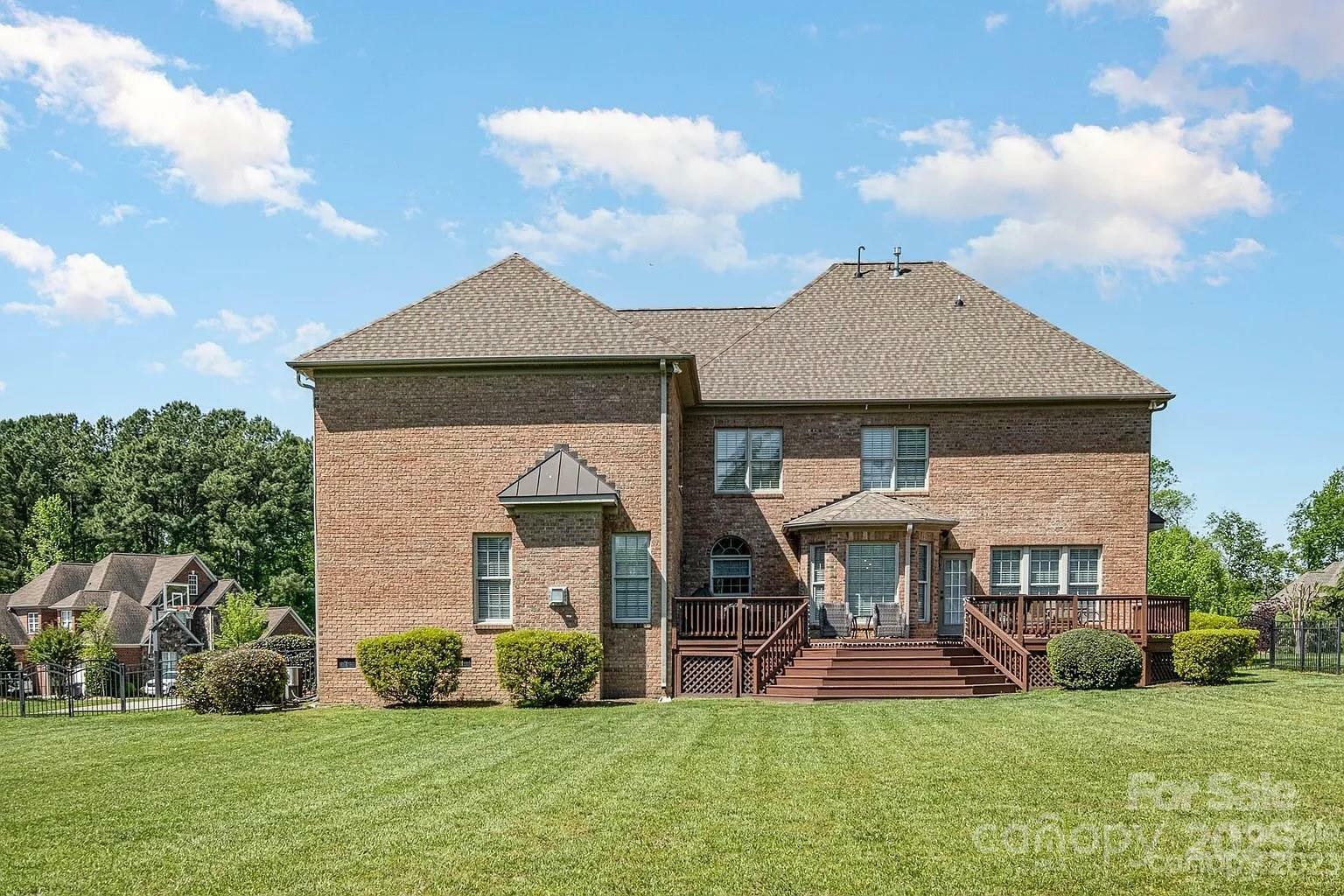 Property Photo: 9008 Skipaway Drive NC 28173