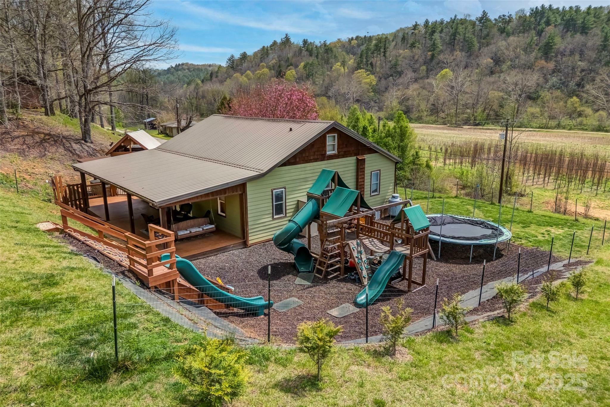 Property Photo: 3610 Collettsville Road NC 28645