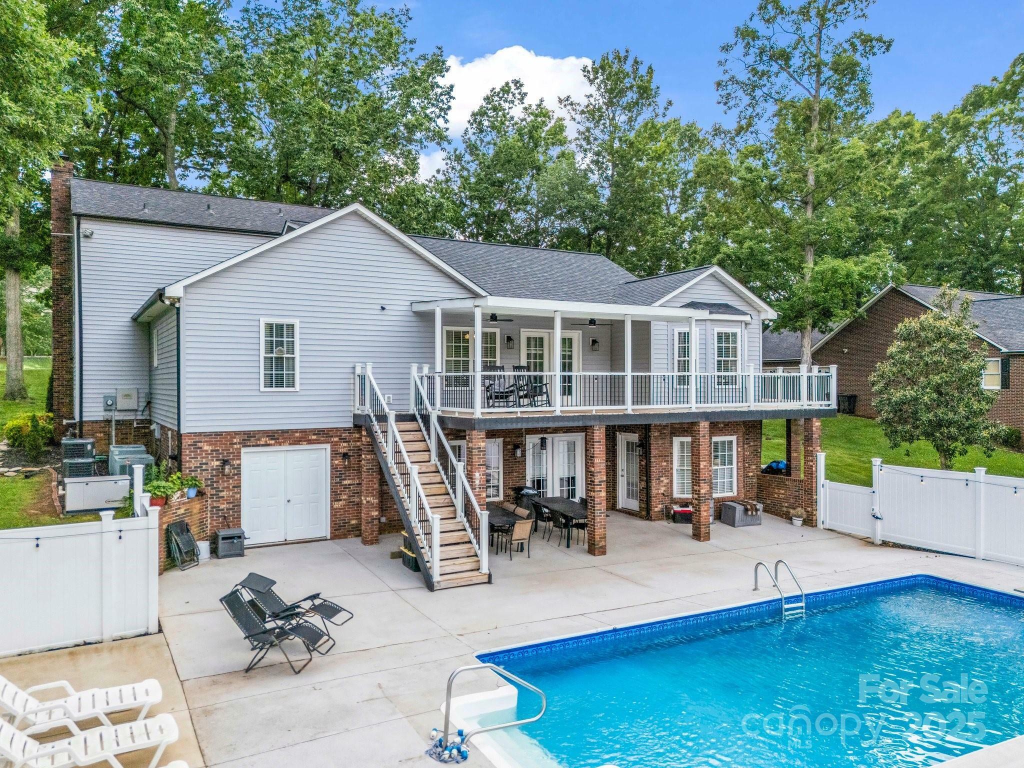 Property Photo: 208 Wellington Drive NC 28092