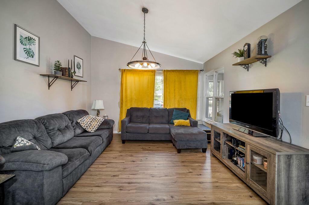 Property Photo: 795 Brixham Road OH 43204
