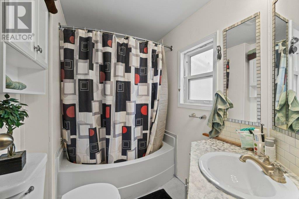 Photo de la propriété: 6751 51 Street Northeast BC V0E 1K0