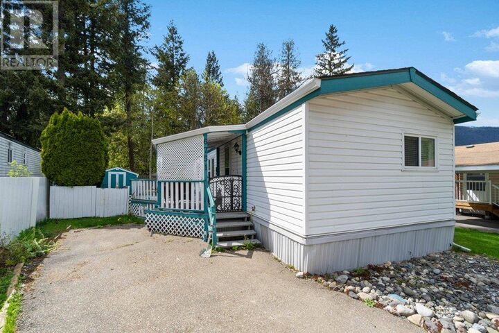 Property Photo: 6751 51 Street Northeast BC V0E 1K0