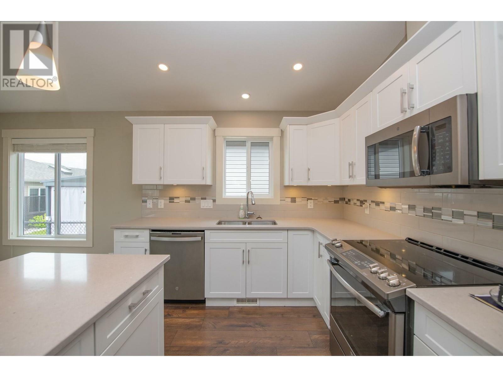 Photo de la propriété: 2100 55 Avenue 71 BC V1T 9Y6