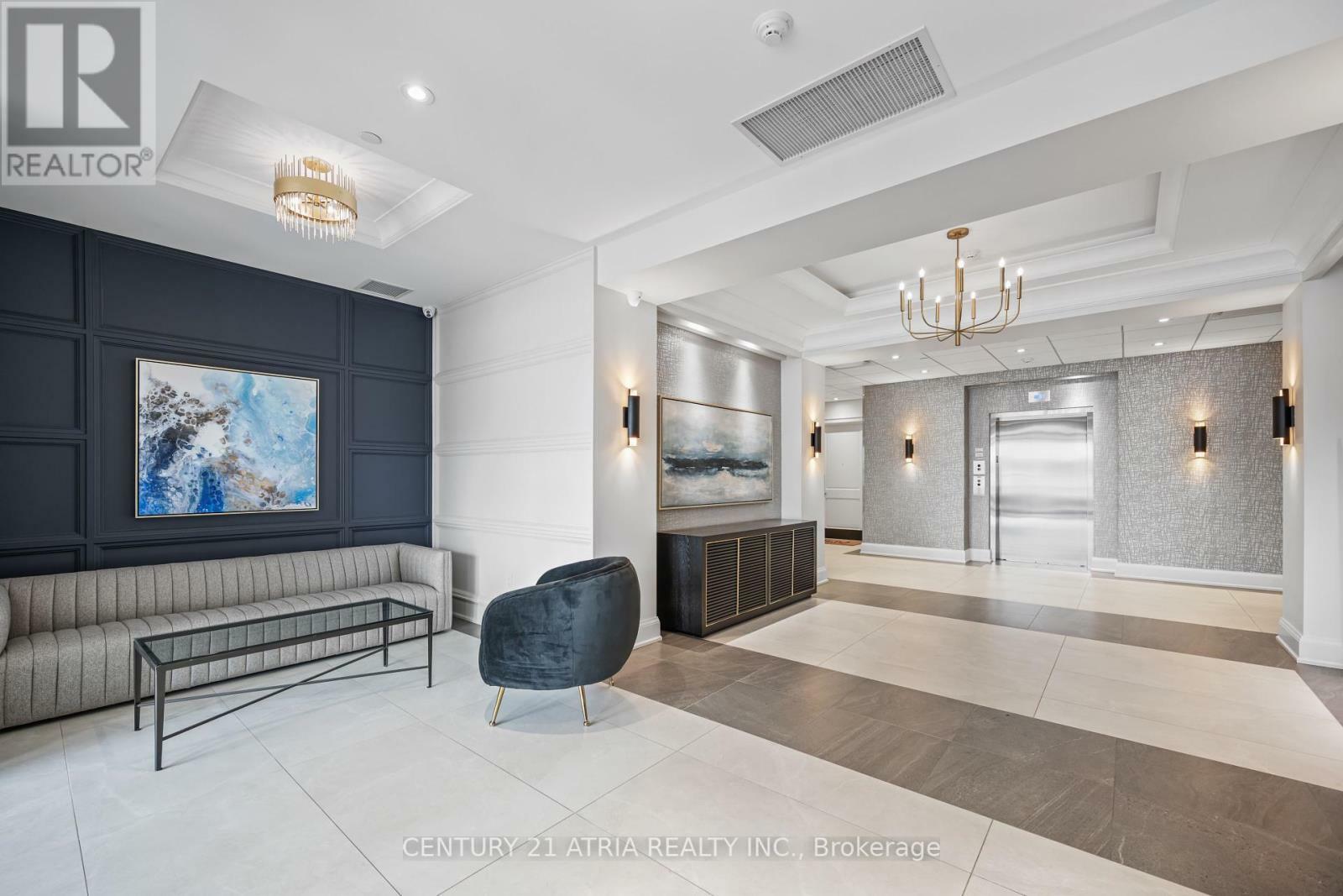 Property Photo: 208 Main St Unionville 102 ON L3R 6G8