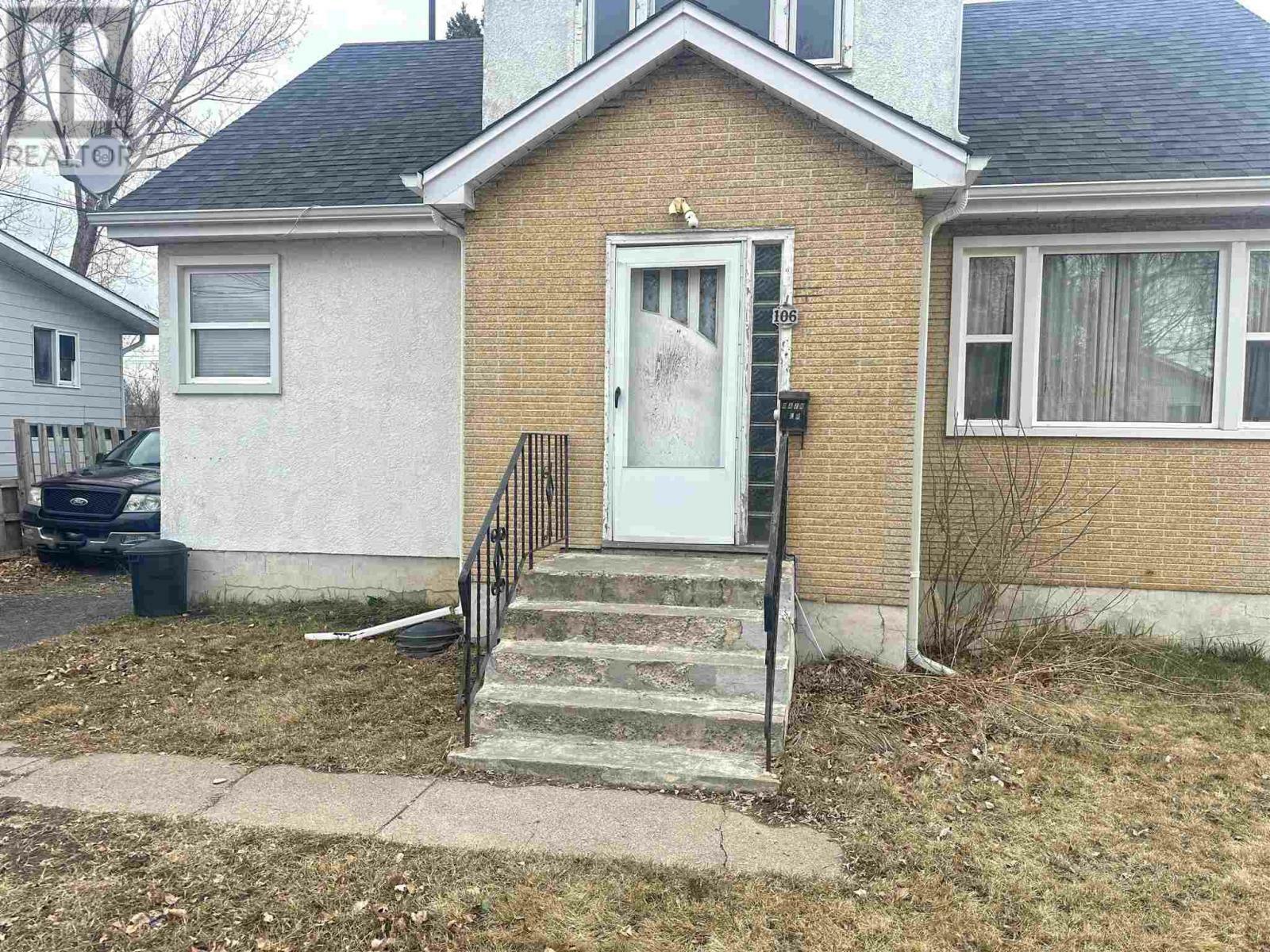 Property Photo: 106 Parsons Ave ON P7A 7B2