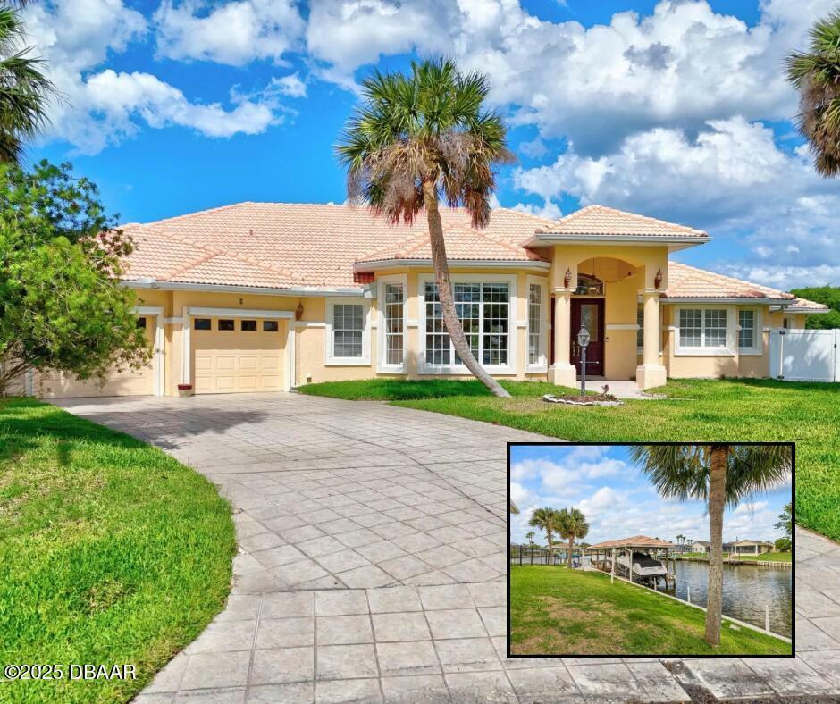 Property Photo:  8 Cayuse Court  FL 32137 