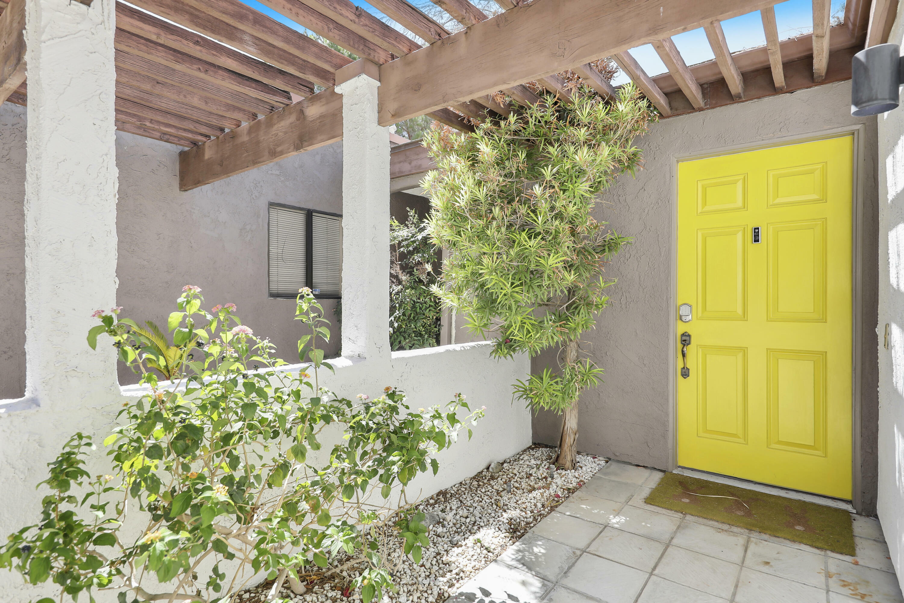 Property Photo: 1385 E Via Escuela CA 92262