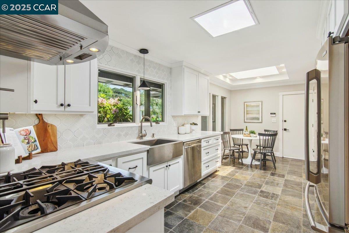 Property Photo: 539 Silverado Dr CA 94549