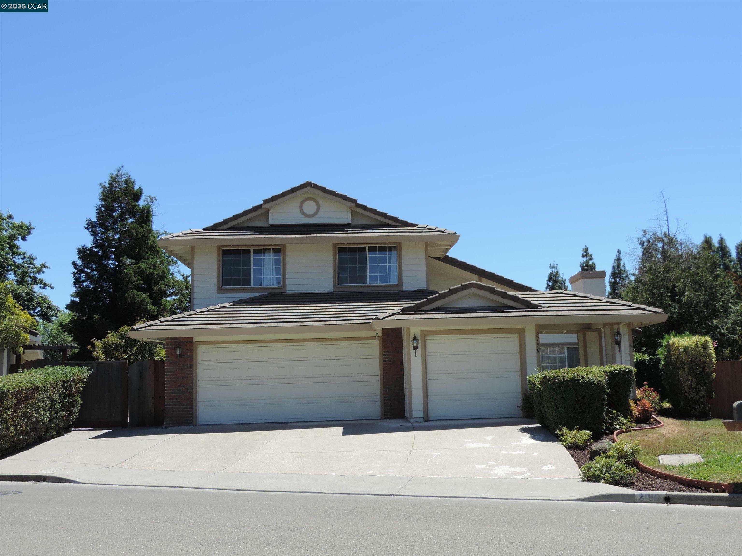 Property Photo: 2190 Canyon Crest Ave CA 94582