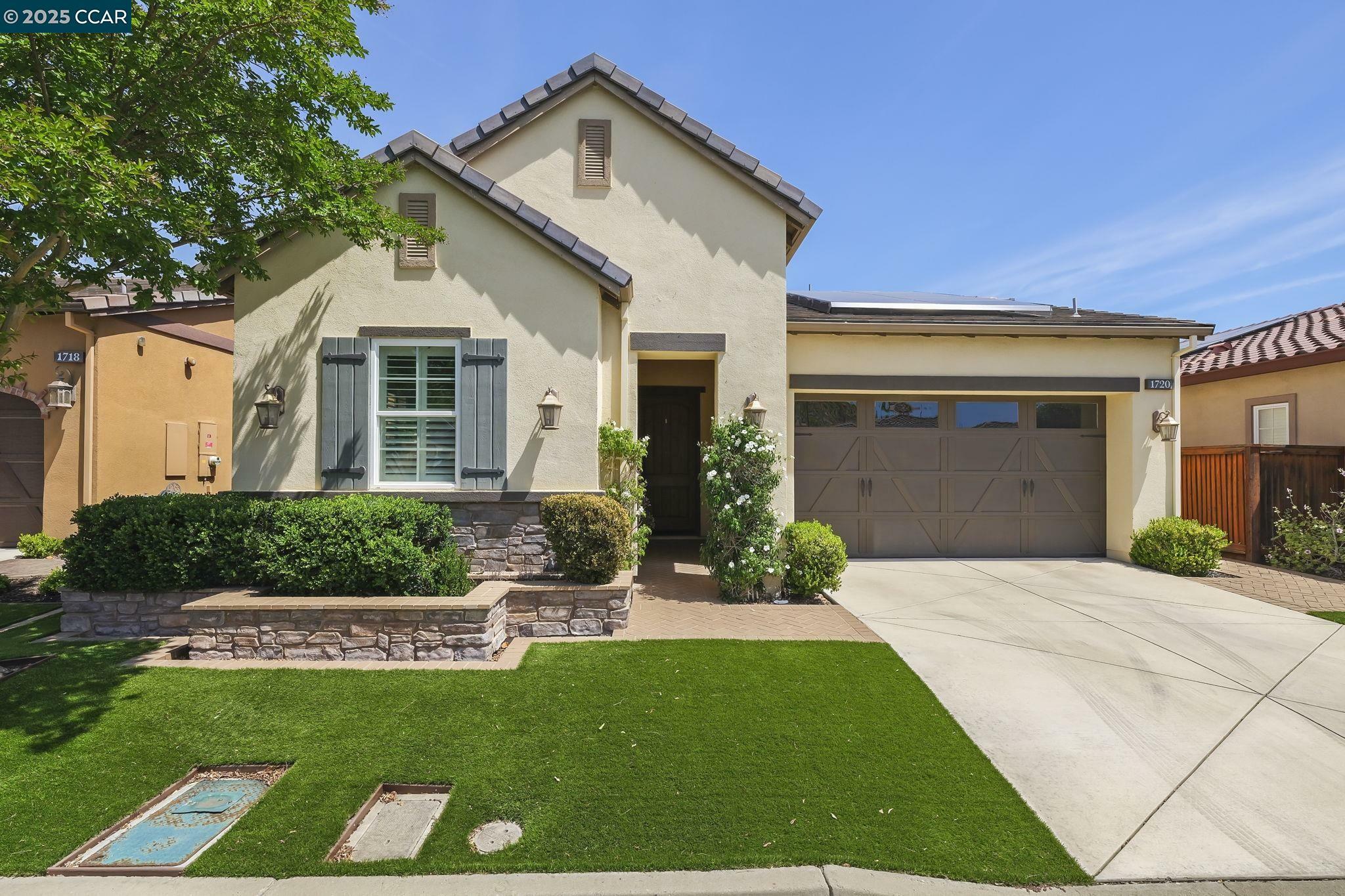 Property Photo: 1720 Chardonnay Ln CA 94513