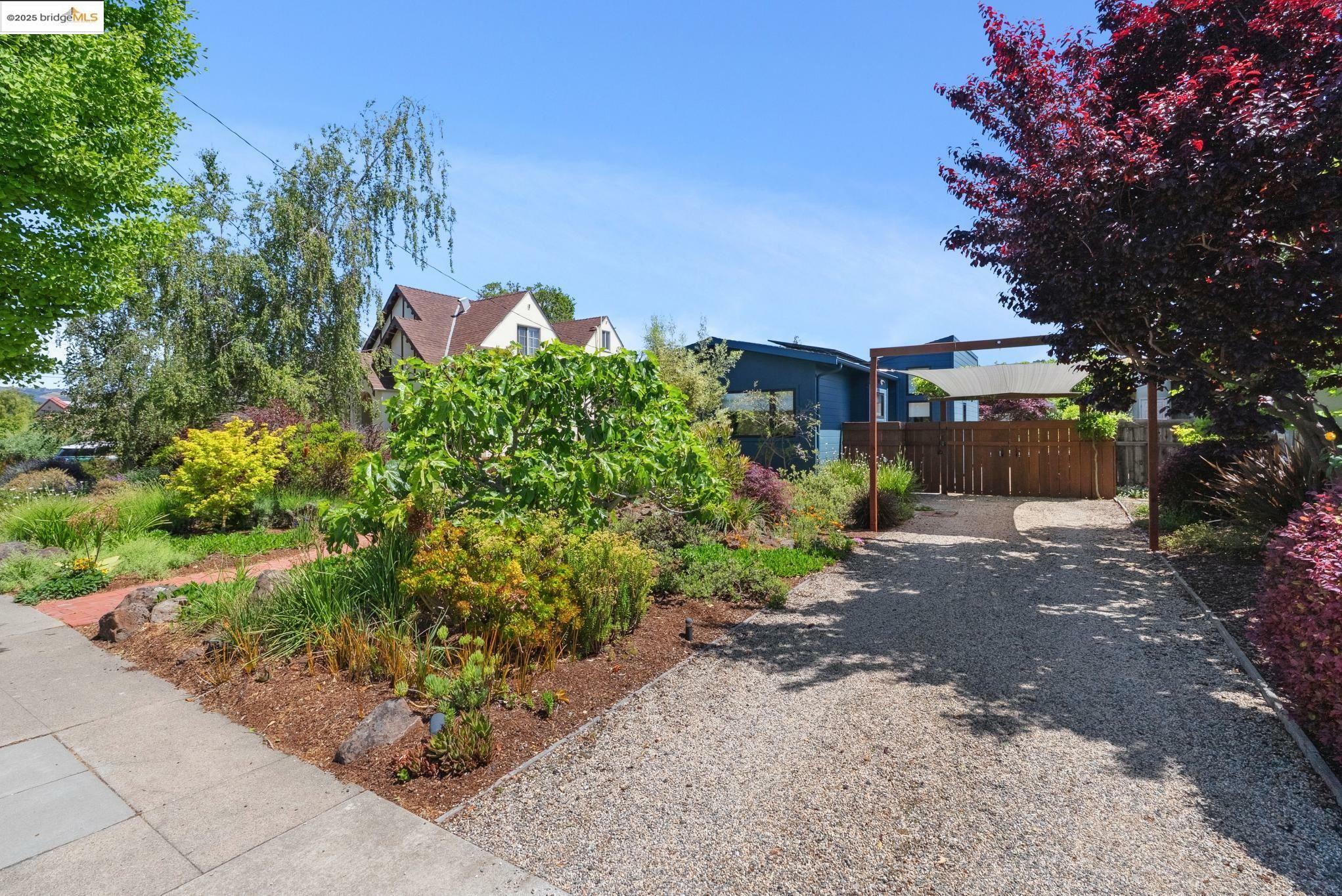 Property Photo:  524 Kenilworth Ave  CA 94577 