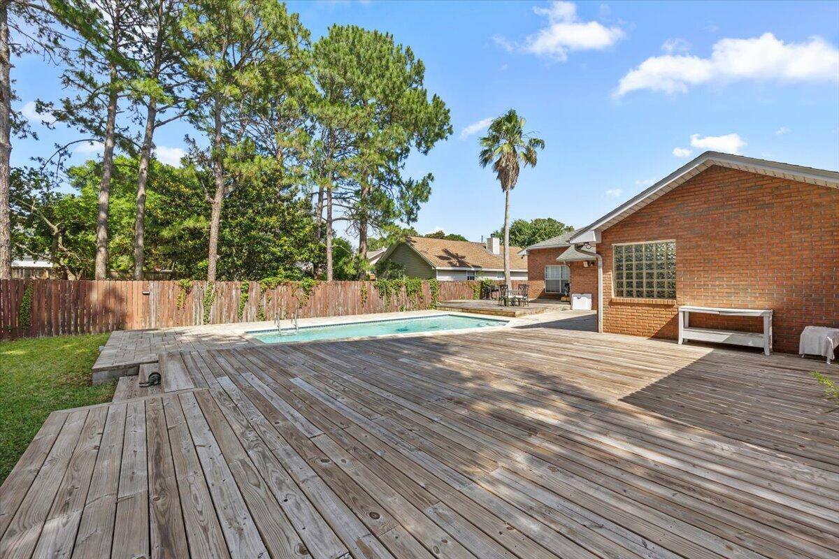 Property Photo: 706 Vintage Circle FL 32541