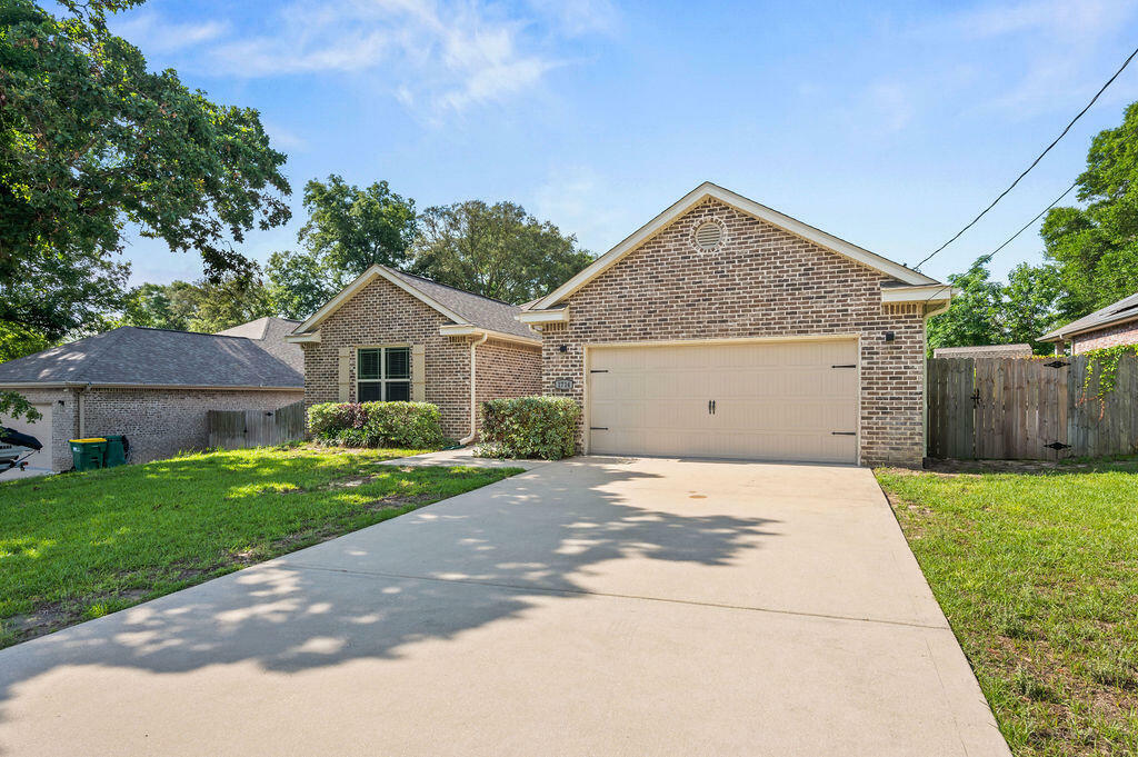 Property Photo: 1714 26th Street FL 32578