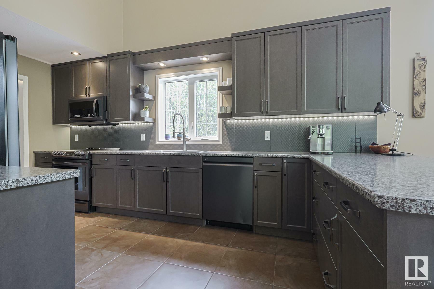 Property Photo: 3B 54129 Rge Road 275 AB T7X 3S4