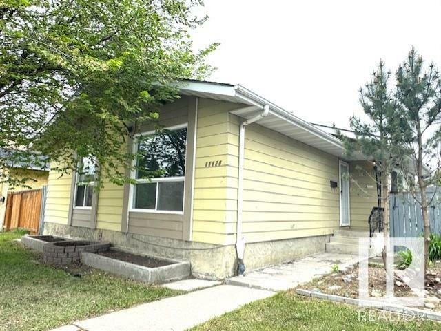 Property Photo: 11820 152 Avenue NW AB T5X 1E1