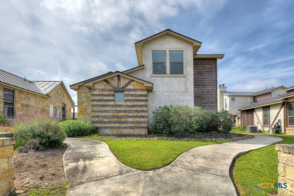 Property Photo: 1650 Gruene Vineyard Crossing TX 78130