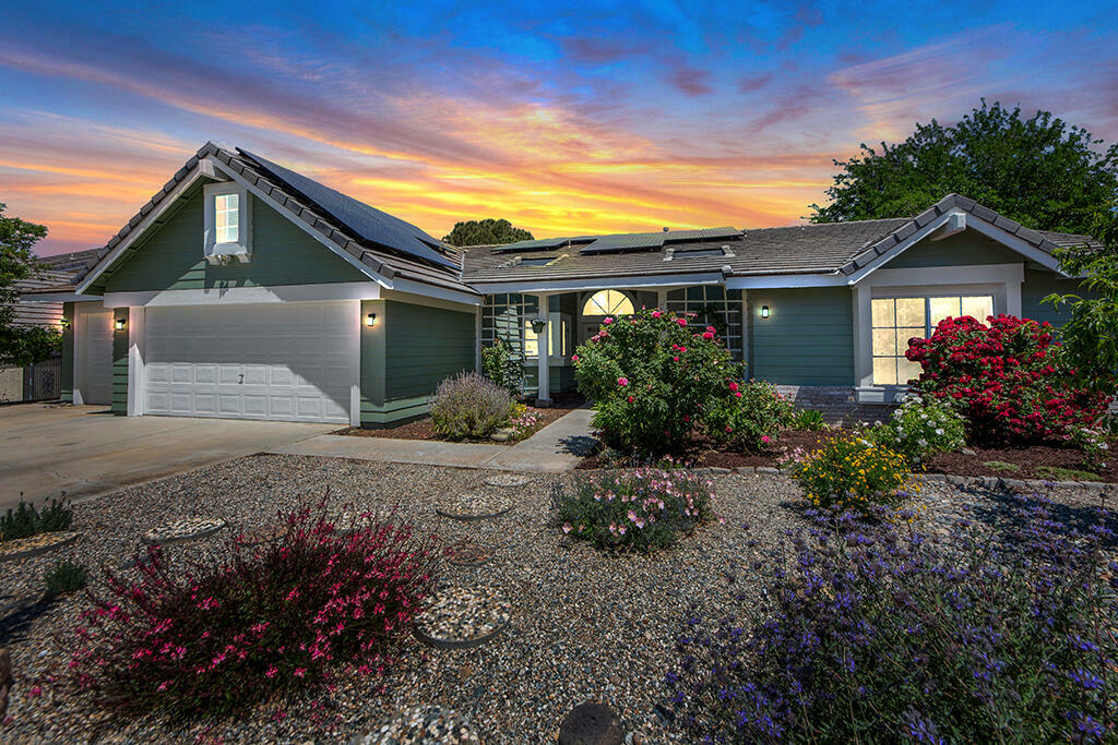 Property Photo:  41304 Maple Street  CA 93551 