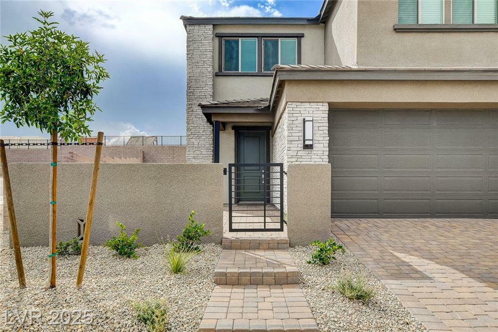 Property Photo: 91 Medianoche Street NV 89138
