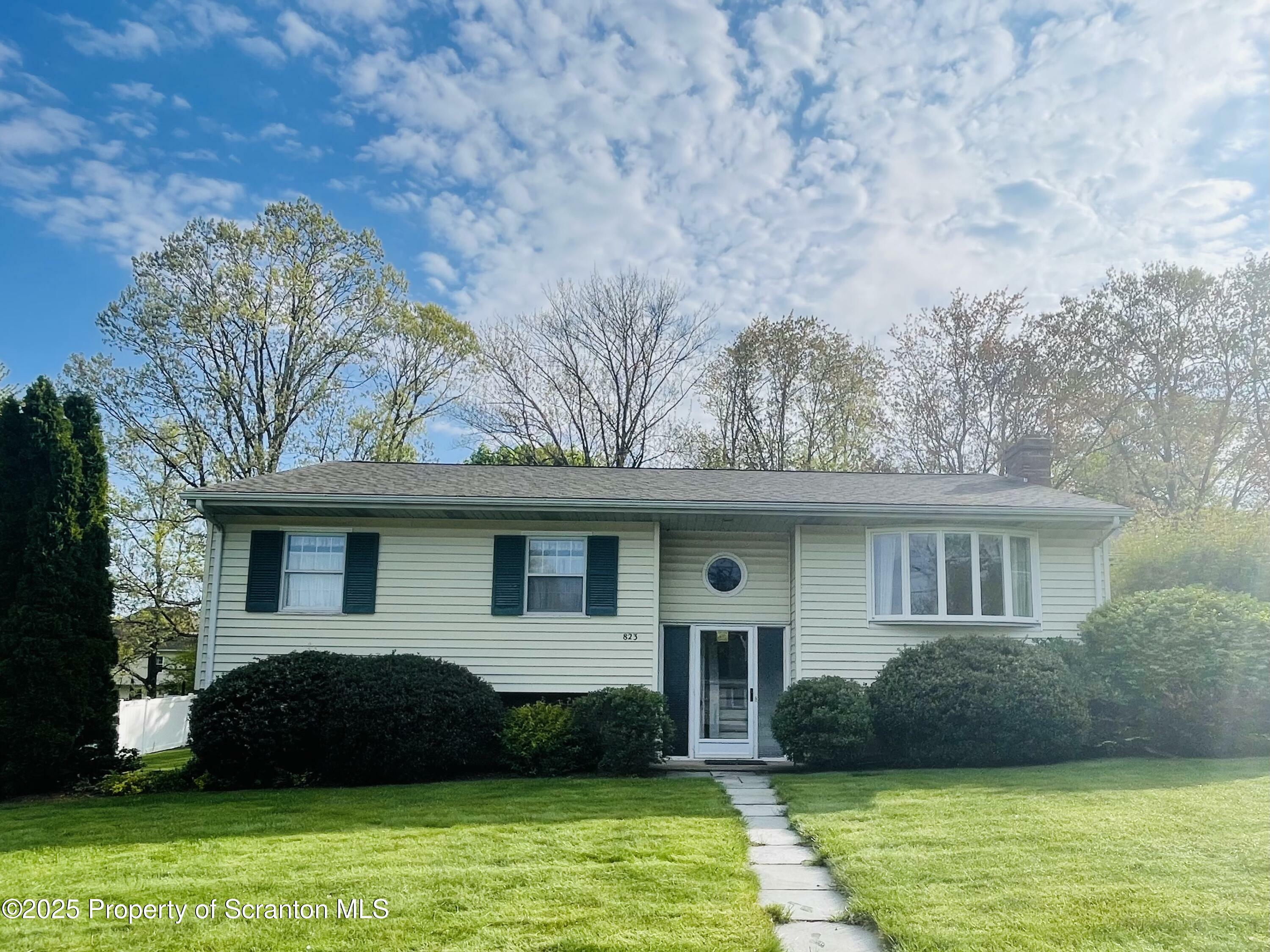 Property Photo: 823 Hilltop Drive PA 18411