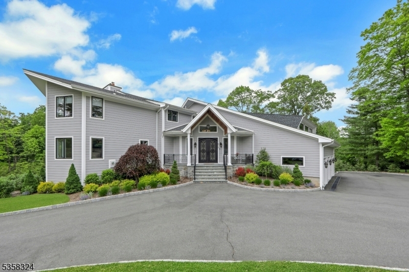Property Photo: 817 Apple Ridge Rd NJ 07417