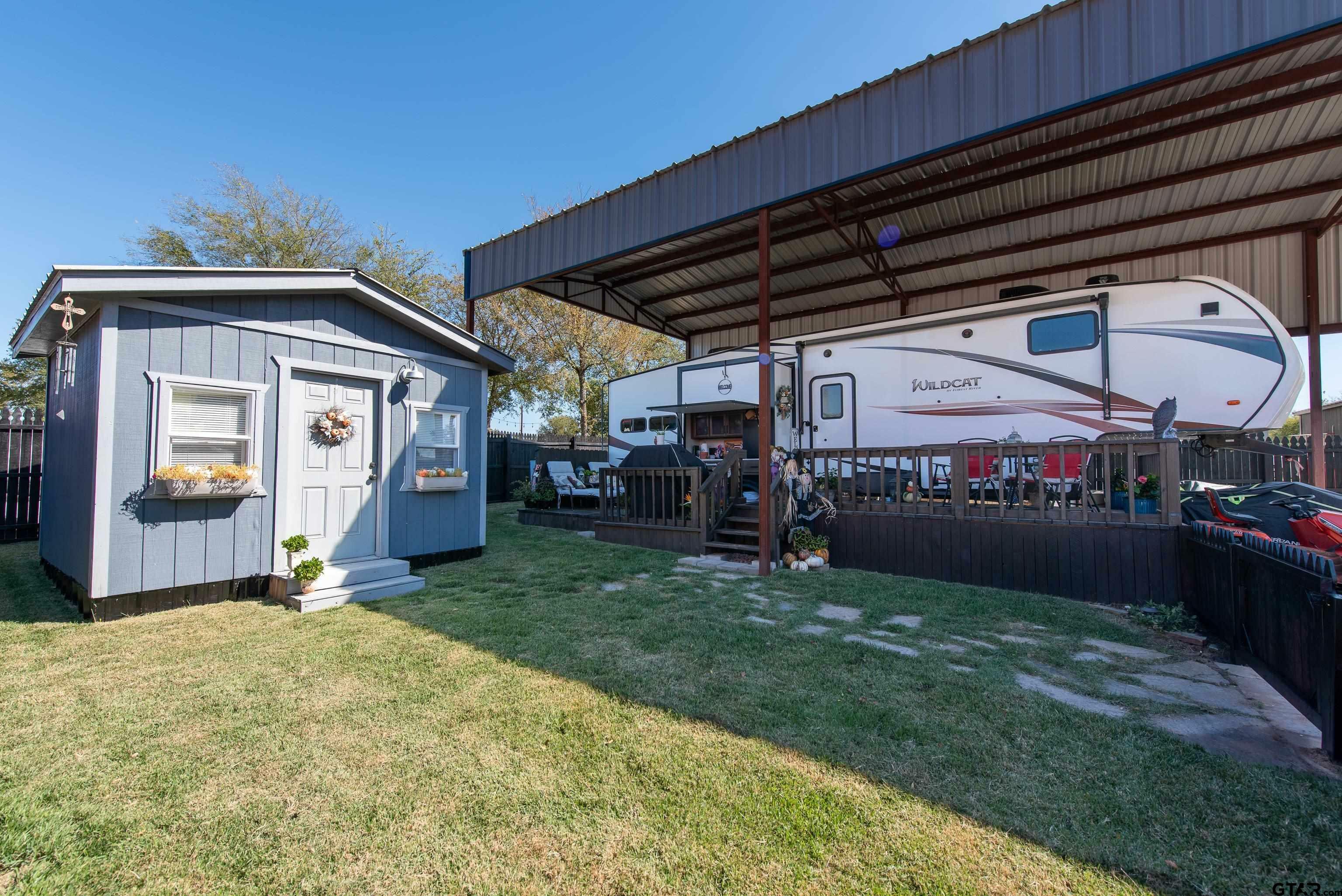 Property Photo: 214 Suma TX 75783