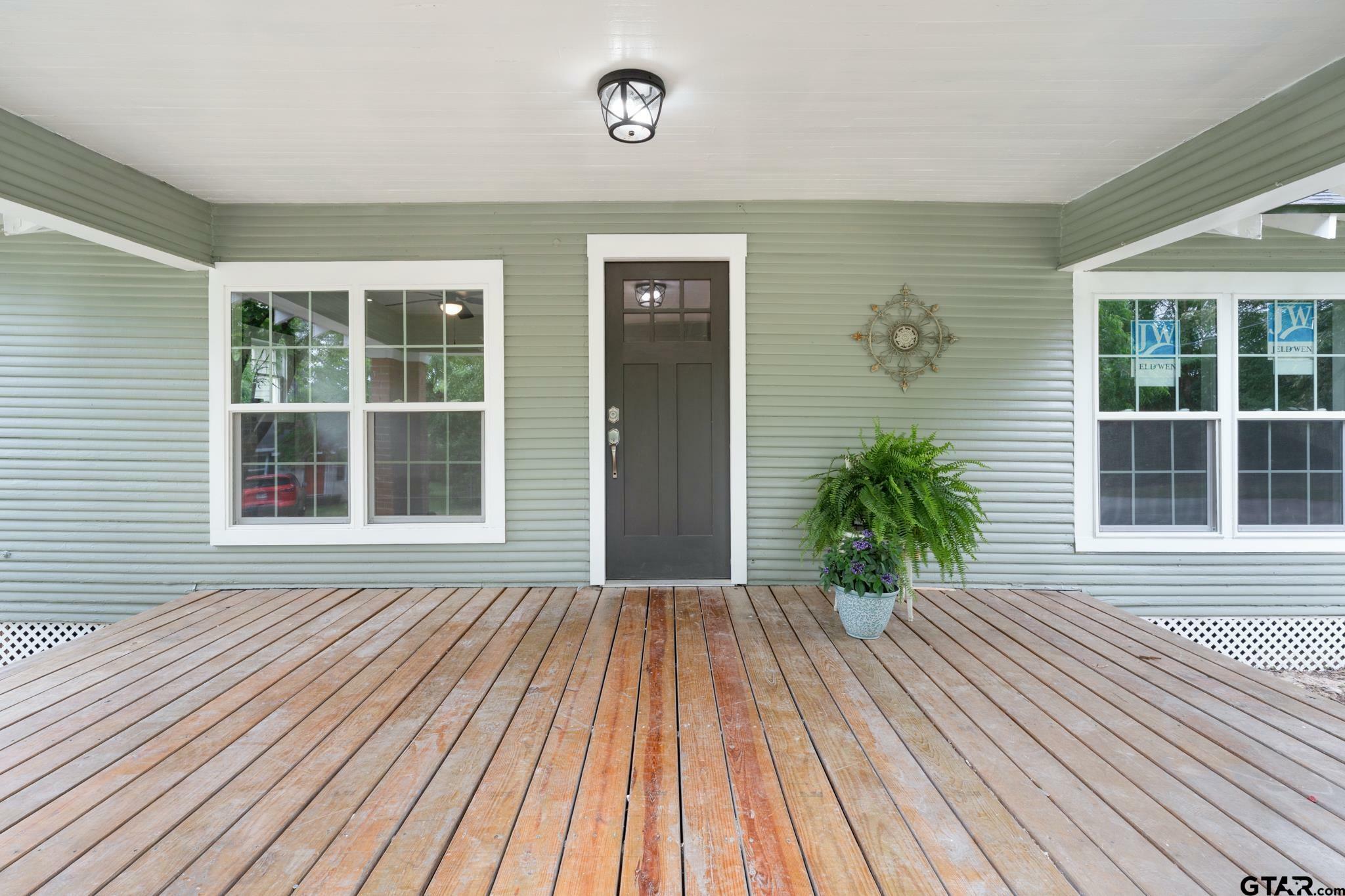 Property Photo: 913 Church TX 75494