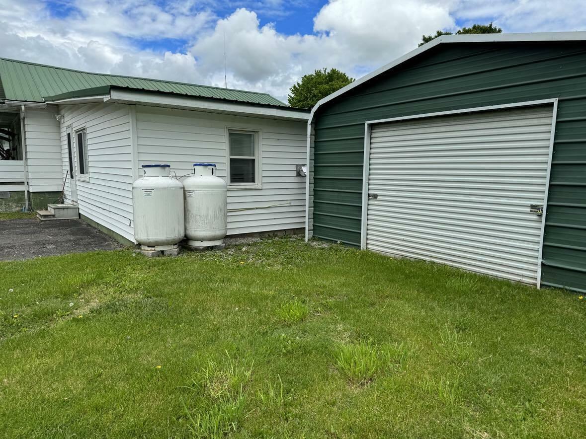 Property Photo: 421 9th St WV 25962