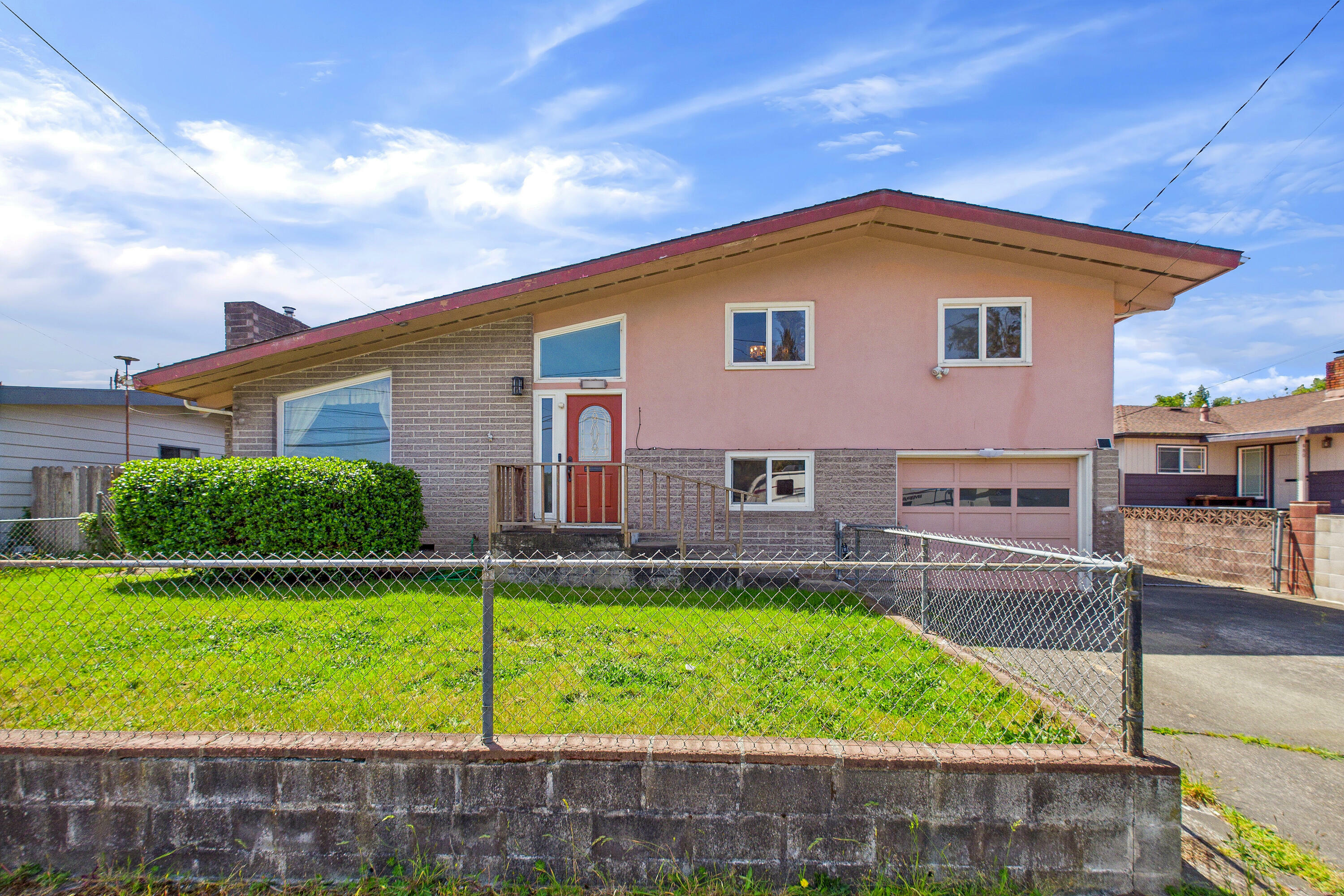 Property Photo:  670 Eureka Street  CA 95503 