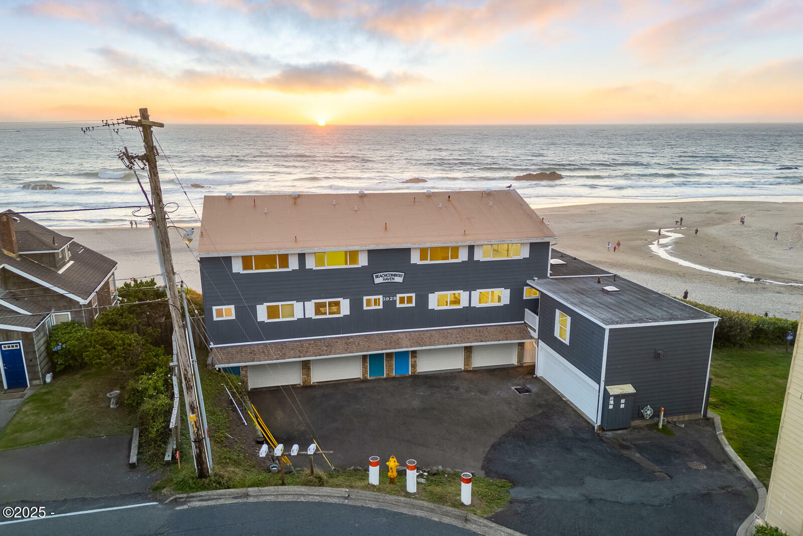 Property Photo: 3929 NW Jetty Avenue 5 OR 97367