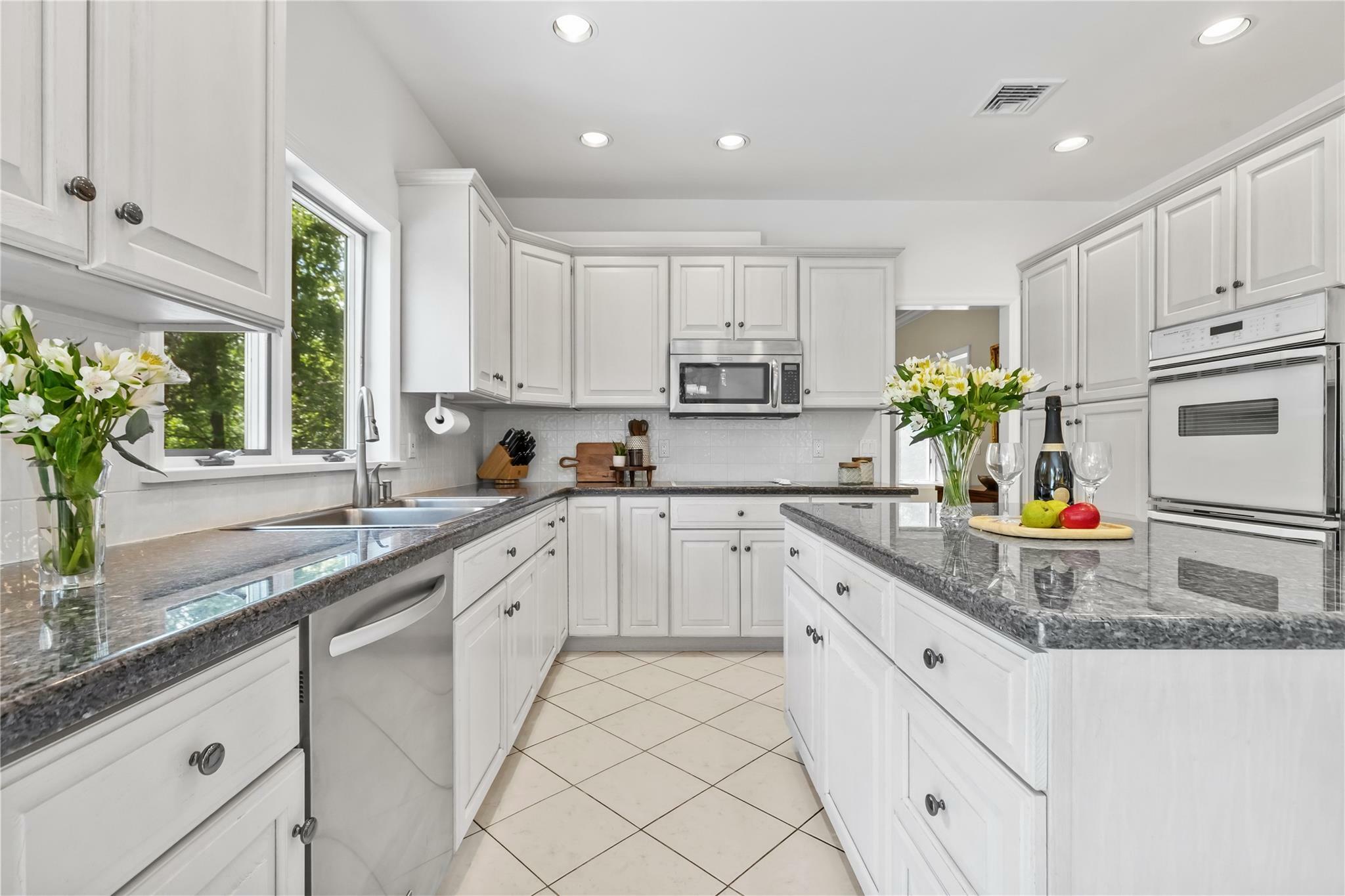 Property Photo: 47 Londonderry Lane NY 10589