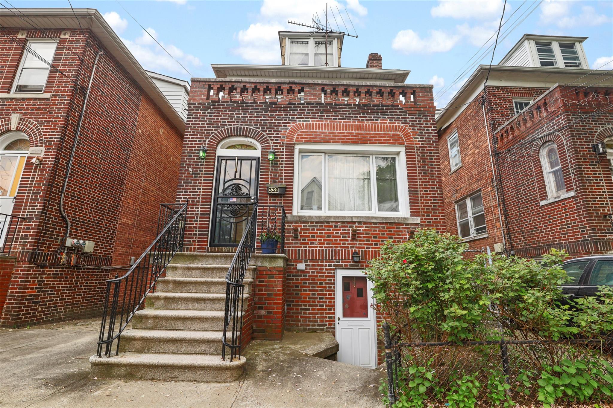 Property Photo: 332 E 240th Street NY 10470