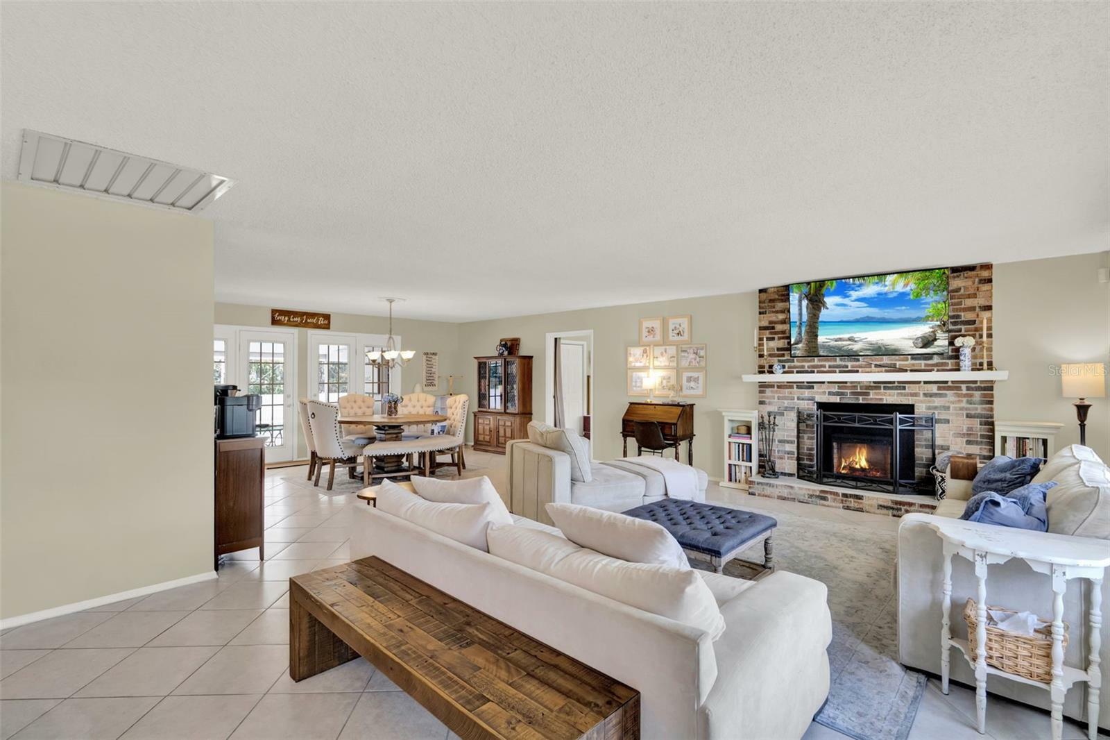 Property Photo: 1007 N Shore Drive FL 34748
