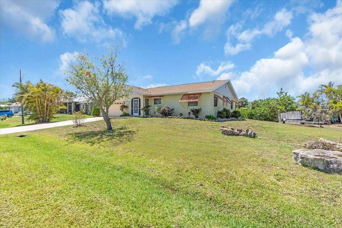 Property Photo: 2618 Titania Road FL 34224