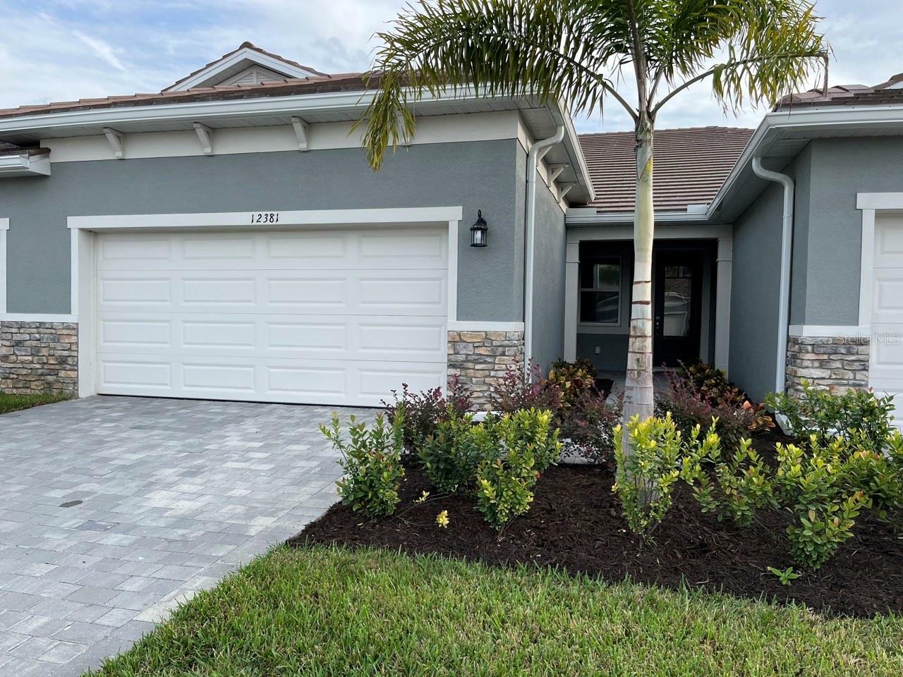 Property Photo: 12381 Asana Court FL 34293