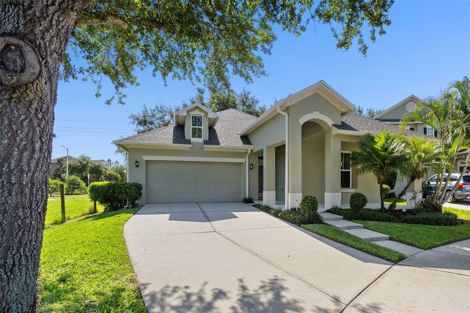 Property Photo: 7201 Halton Court FL 34786