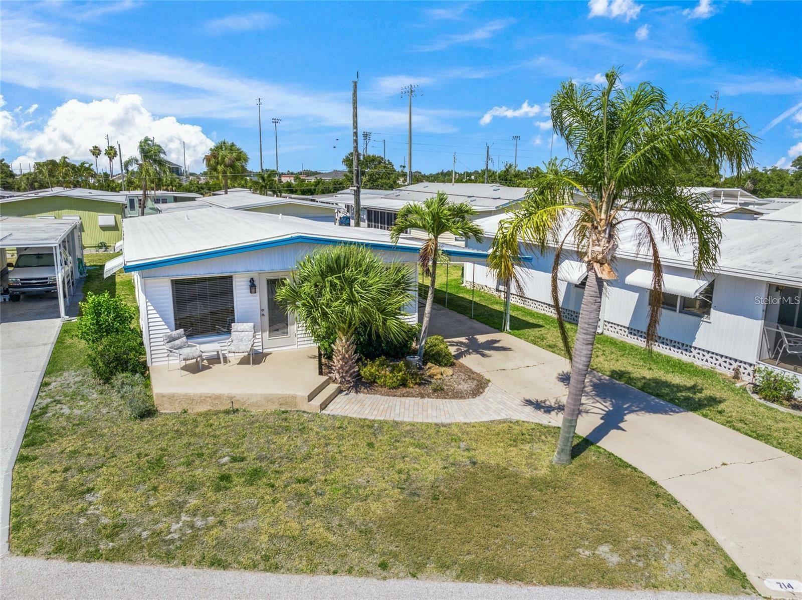 Property Photo: 714 N Waterway Drive FL 34285