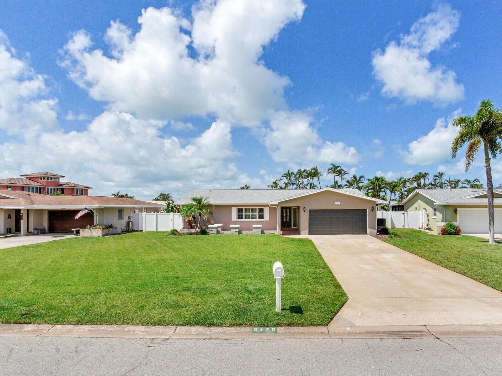 Property Photo:  5470 Bayshore Drive  FL 33772 