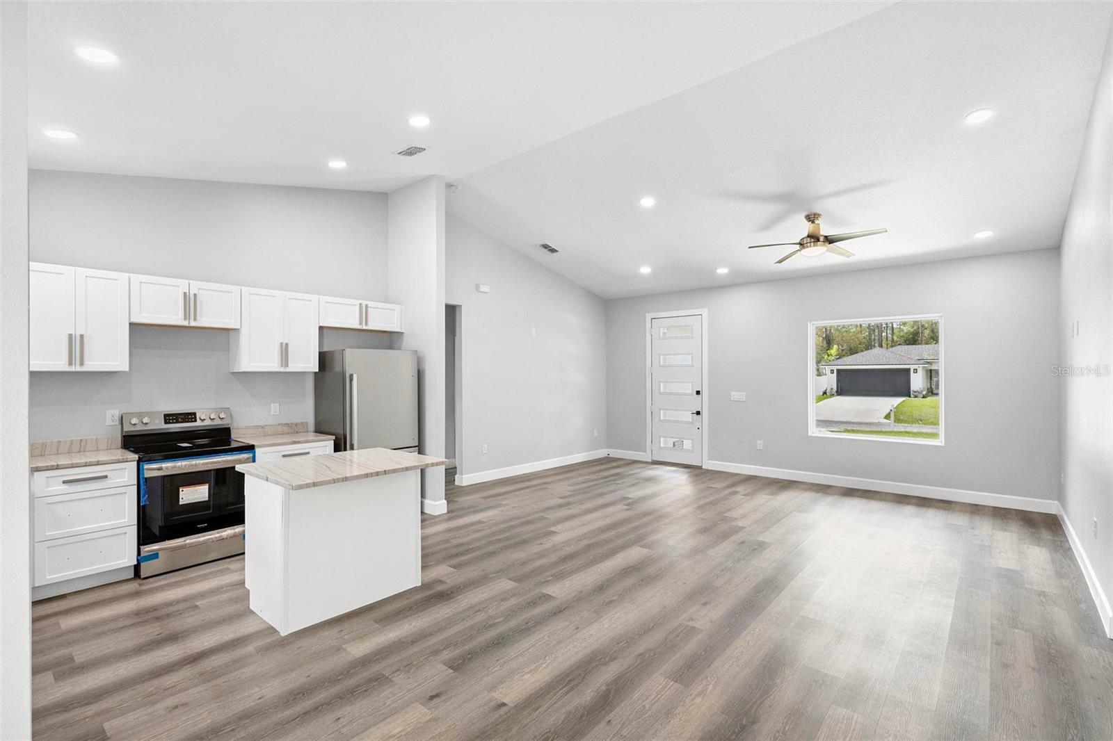 Property Photo: 2379 8th Avenue FL 32724